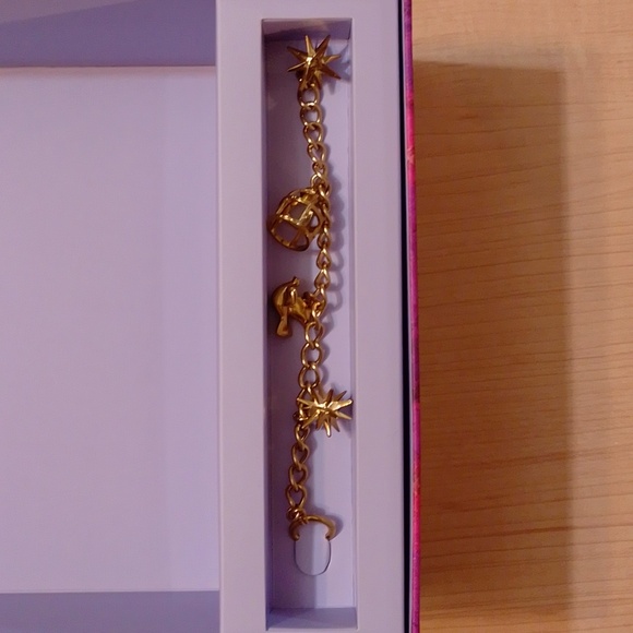 🆕 Taylor Swift Wonderstruck Gift Set Charm Bracelet Lotion Bath Gel - Picture 4 of 16